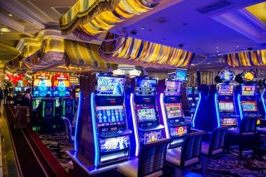 HD overhead camera view of taruh4d live blackjack table with dealer and real-time cards